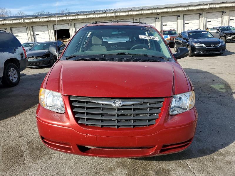 Photo 5 from auction – 2005 CHRYSLER TOWN & COU with VIN 1C4GP45R15B321940