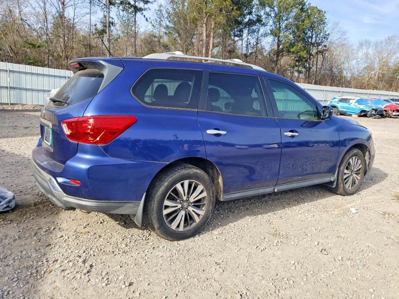 Photo 3 from auction – 2017 NISSAN PATHFINDER with VIN 5N1DR2MN4HC695145