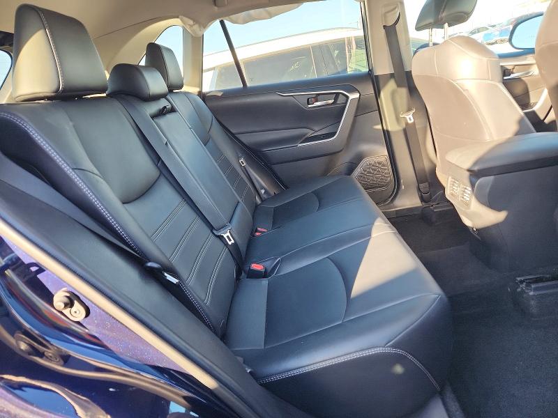 Photo 11 from auction – 2021 TOYOTA RAV4 XLE with VIN 2T3C1RFV3MW117302