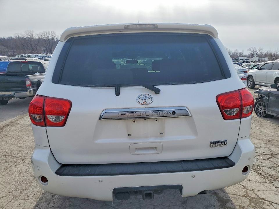 Photo 6 from auction – 2012 TOYOTA SEQUOIA with VIN 5TDDY5G17CS063331