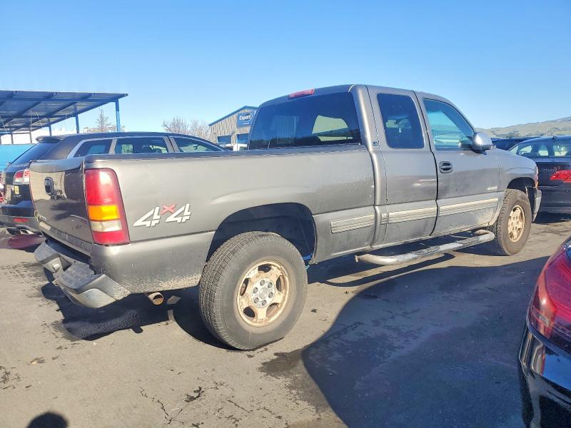 Photo 3 from auction – 2000 CHEVROLET SILVERADO with VIN 2GCEK19V7Y1120415