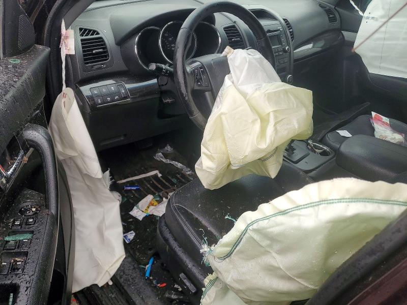 Photo 8 from auction – 2011 KIA SORENTO EX with VIN 5XYKUDA29BG063597