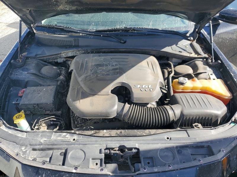 Photo 11 from auction – 2015 CHRYSLER 300 LIMITE with VIN 2C3CCAAG8FH837982
