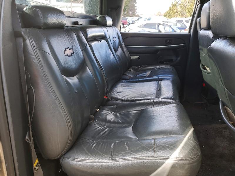 Photo 10 from auction – 2002 CHEVROLET AVALANCHE with VIN 3GNGK23G12G219049