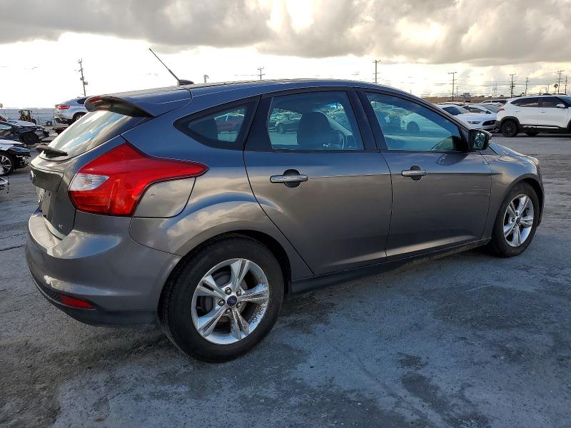 Photo 3 from auction – 2014 FORD FOCUS SE with VIN 1FADP3K27EL332431