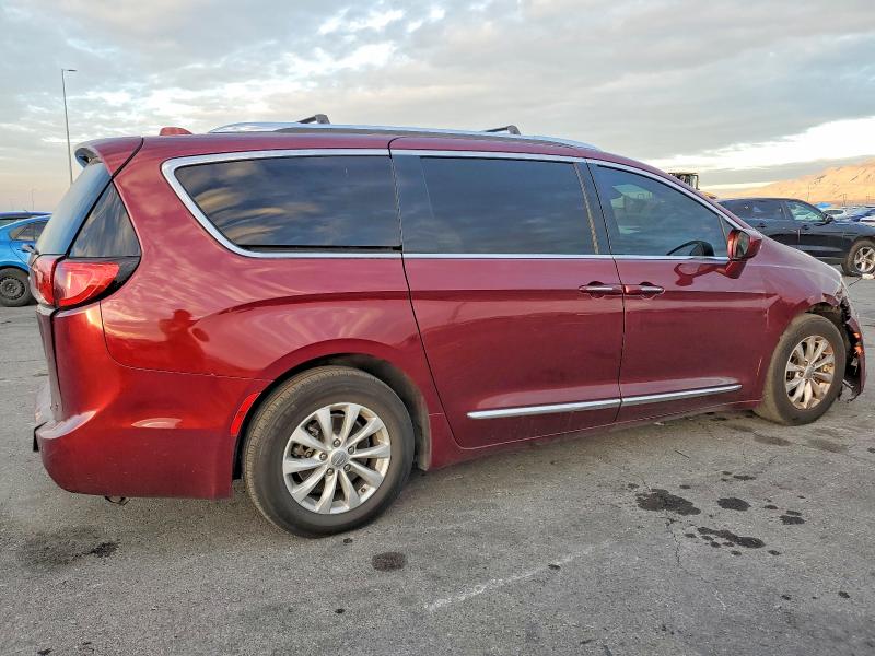 Photo 3 from auction – 2018 CHRYSLER PACIFICA with VIN 2C4RC1BG5JR306679