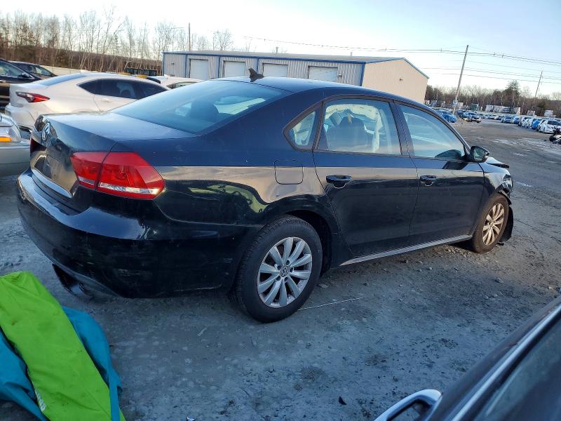Photo 3 from auction – 2013 VOLKSWAGEN PASSAT S with VIN 1VWAP7A33DC132642