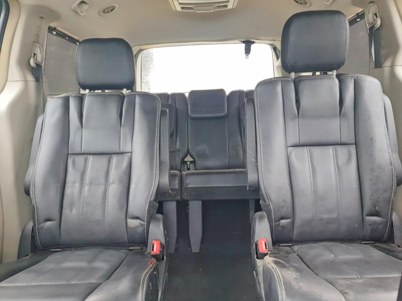 Photo 10 from auction – 2015 CHRYSLER TOWN & COU with VIN 2C4RC1CG4FR506460