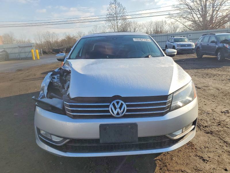Photo 5 from auction – 2015 VOLKSWAGEN PASSAT with VIN 1VWAT7A35FC092112
