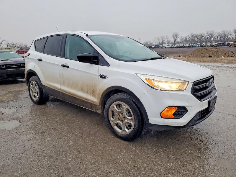 صورة رقم 4 من المزاد - 2017 FORD ESCAPE S مع VIN 1FMCU0F75HUD94889