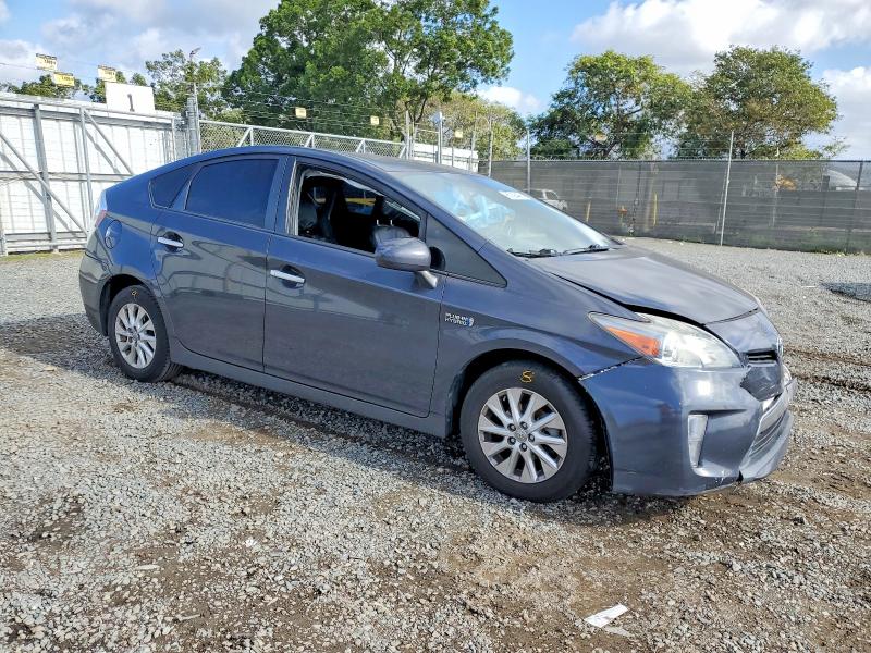 Photo 4 from auction – 2014 TOYOTA PRIUS PLUG-IN with VIN JTDKN3DP2E3063366