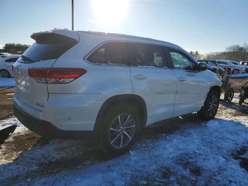 Photo 3 from auction – 2017 TOYOTA HIGHLANDER with VIN 5TDJZRFH8HS394108