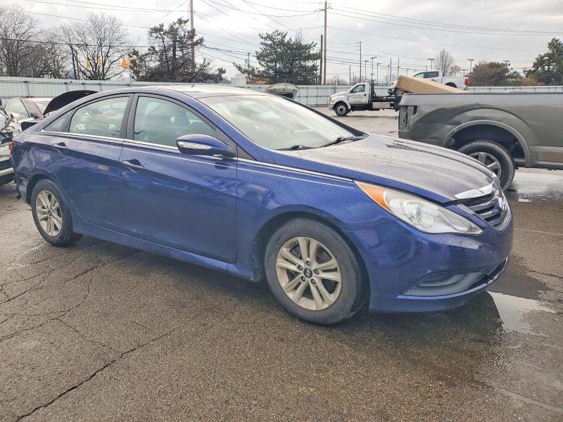 Photo 4 from auction – 2014 HYUNDAI SONATA GLS with VIN 5NPEB4AC6EH837071