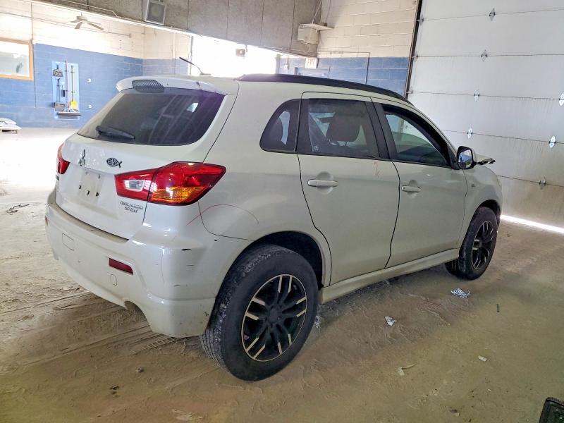 Photo 3 from auction – 2011 MITSUBISHI OUTLANDER with VIN JA4AP4AU7BZ019176