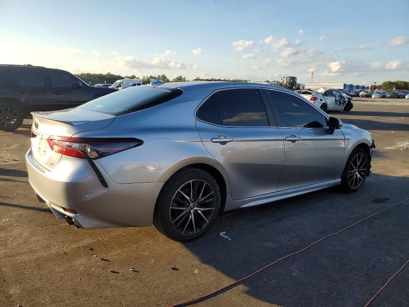 Photo 3 from auction – 2022 TOYOTA CAMRY SE with VIN 4T1G11AK2NU685292