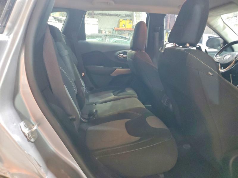 Photo 11 from auction – 2018 JEEP CHEROKEE with VIN 1C4PJMCB1JD609849