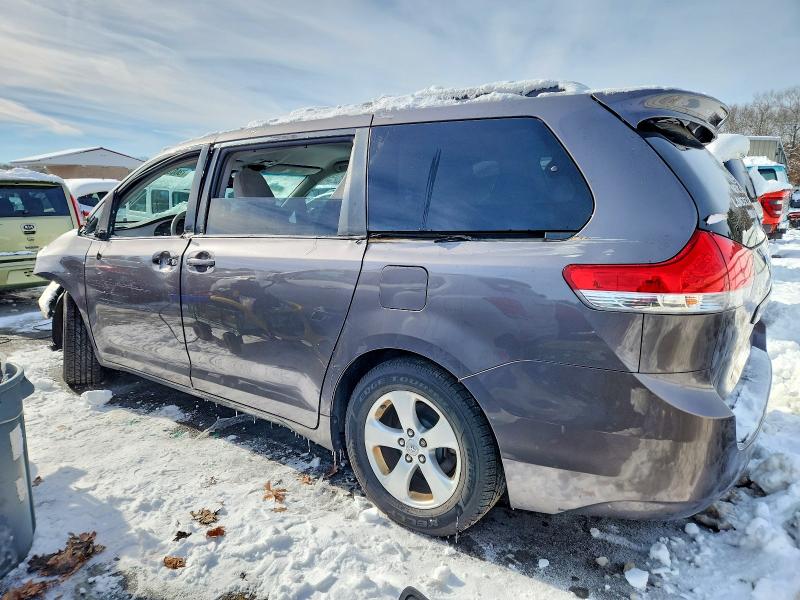 Photo 2 from auction – 2011 TOYOTA SIENNA LE with VIN 5TDKK3DC1BS009587