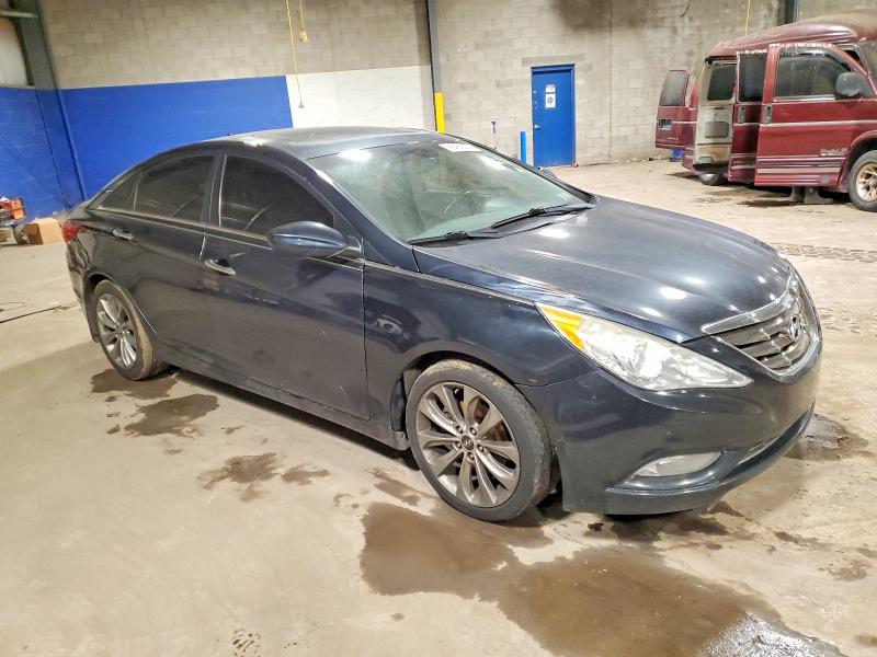 Photo 4 from auction – 2012 HYUNDAI SONATA with VIN 5NPEC4AC2CH389678