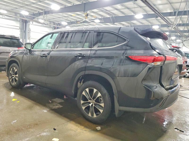 Photo 2 from auction – 2022 TOYOTA HIGHLANDER with VIN 5TDGBRCH9NS549814