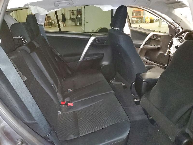 Photo 11 from auction – 2015 TOYOTA RAV4 LE with VIN JTMBFREV4FJ045901