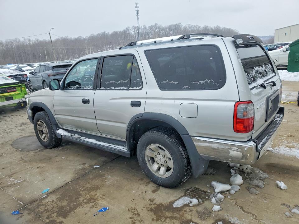 Photo 2 from auction – 2000 TOYOTA 4RUNNER with VIN JT3GM84R1Y0065689