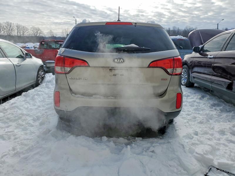 Photo 6 from auction – 2015 KIA SORENTO LX with VIN 5XYKT4A69FG658445