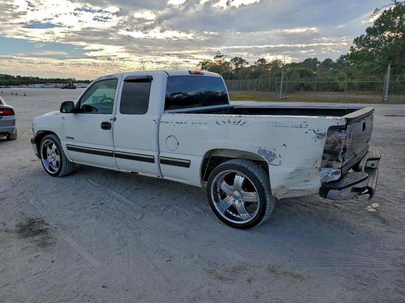 Photo 2 from auction – 1999 CHEVROLET SILVERADO with VIN 2GCEC19T6X1223917