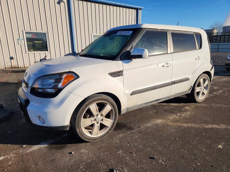 KIA SOUL 2011 with VIN KNDJT2A21B7708257 - Photo from auction