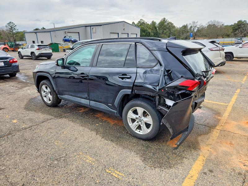 Photo 2 from auction – 2020 TOYOTA RAV4 XLE with VIN 4T3R6RFVXLU002979