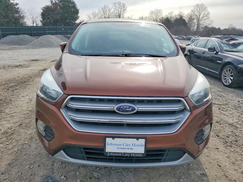 Photo 5 from auction – 2017 FORD ESCAPE SE with VIN 1FMCU9G98HUB67362
