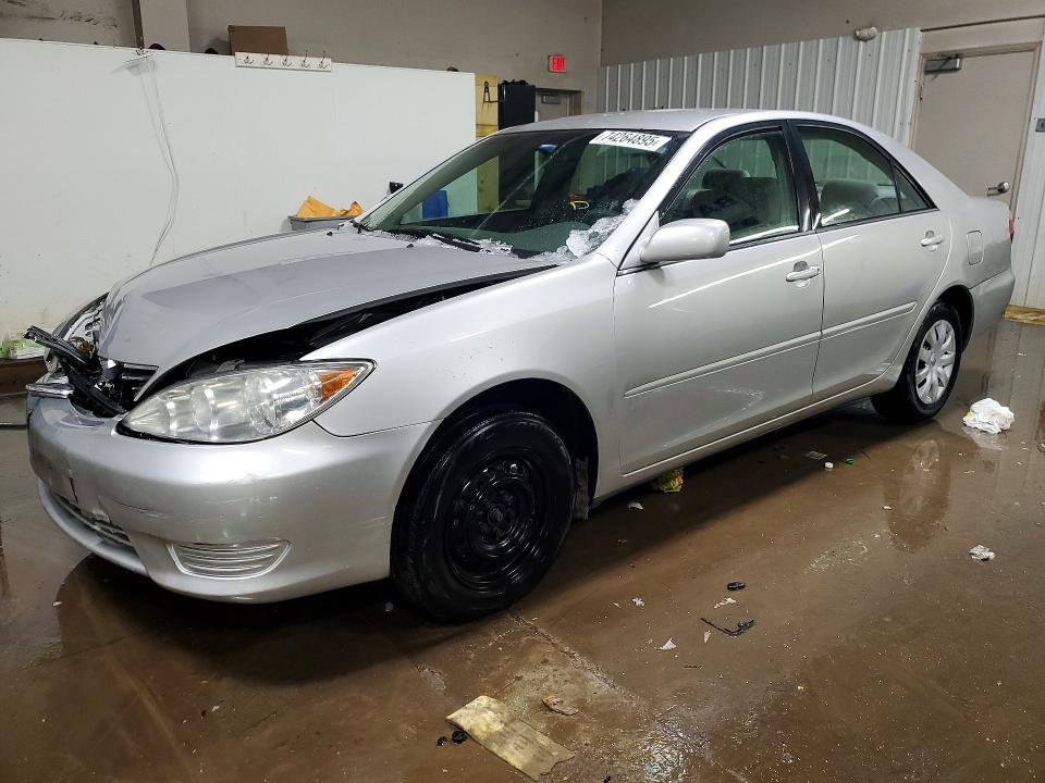 TOYOTA CAMRY 2005 with VIN 4T1BE32K55U508390 - Photo from auction