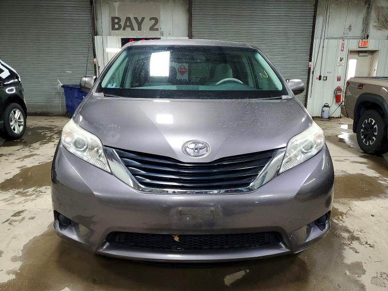 Photo 5 from auction – 2013 TOYOTA SIENNA LE with VIN 5TDKK3DC2DS284033