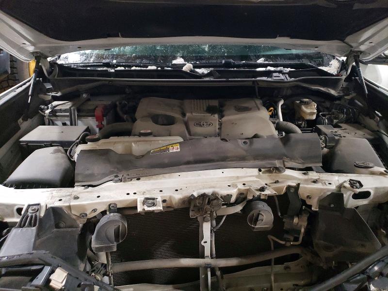 Photo 11 from auction – 2022 TOYOTA TUNDRA DOU with VIN 5TFJA5DAXNX024077