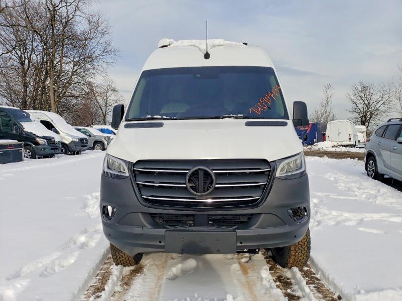 Photo 5 from auction – 2023 TRQT MOTORHOME with VIN W1X4EBVY2NT109059