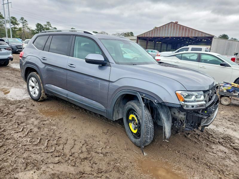Photo 4 from auction – 2018 VOLKSWAGEN ATLAS with VIN 1V2BR2CA1JC501914