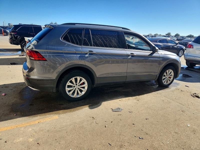Photo 3 from auction – 2018 VOLKSWAGEN TIGUAN S with VIN 3VV1B7AX4JM024062