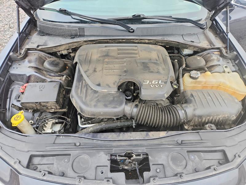 Photo 11 from auction – 2018 CHRYSLER 300 LIMITE with VIN 2C3CCAKG0JH268164