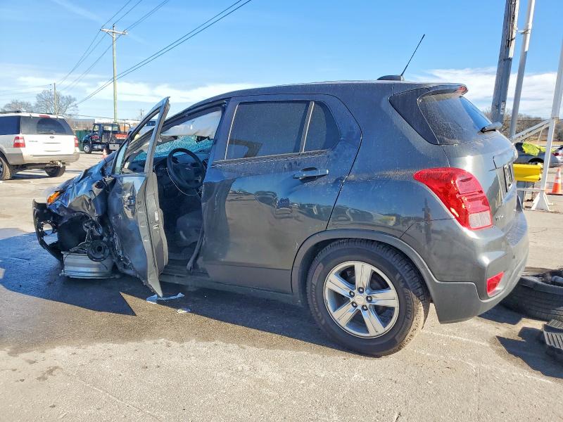 Photo 2 from auction – 2019 CHEVROLET TRAX with VIN 3GNCJKSB3KL326974