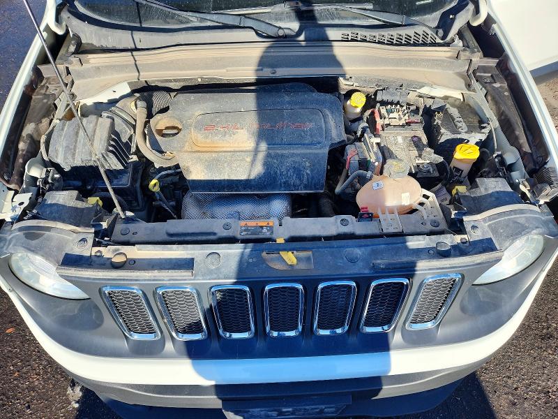 Photo 12 from auction – 2018 JEEP RENEGADE with VIN ZACCJBBB4JPH69522