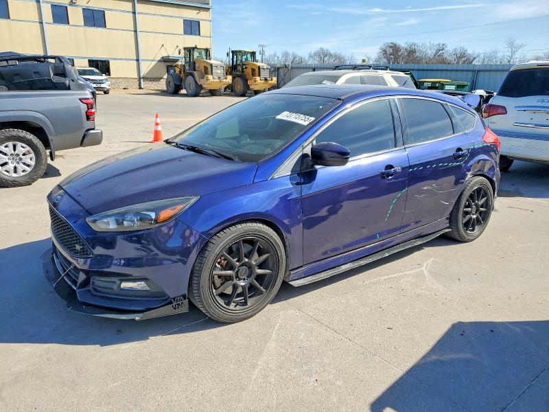 FORD FOCUS ST 2016 with VIN 1FADP3L93GL293982 - Photo from auction