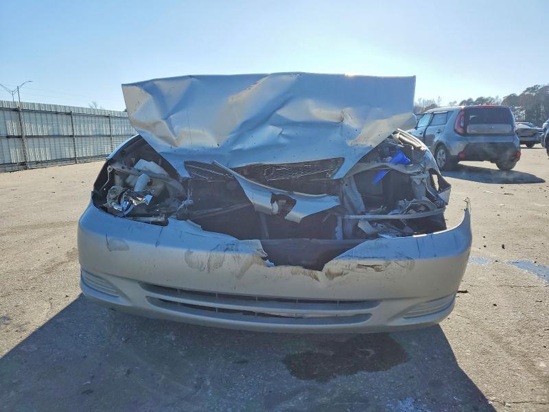 Photo 5 from auction – 2004 TOYOTA CAMRY with VIN 4T1BE32K44U299447