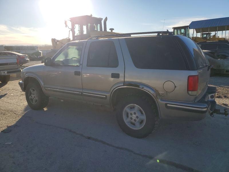 Photo 2 from auction – 1998 CHEVROLET BLAZER with VIN 1GNDT13W1W2287755