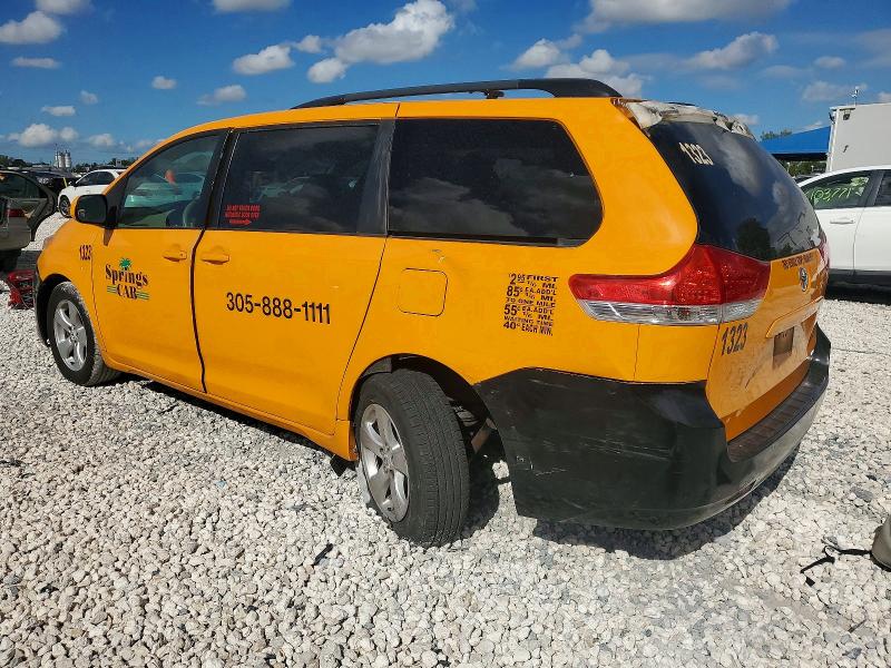 Zdjęcie 2 z aukcji – 2012 TOYOTA SIENNA LE z VIN 5TDKK3DC9CS181593