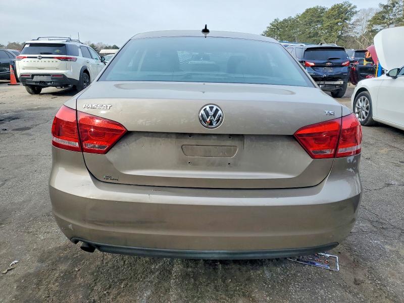Photo 6 from auction – 2015 VOLKSWAGEN PASSAT S with VIN 1VWAT7A35FC033917