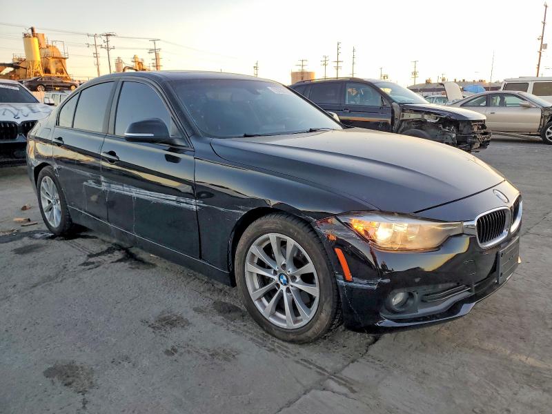 Zdjęcie 4 z aukcji – 2017 BMW 320 z VIN WBA8E1G32HNU15925