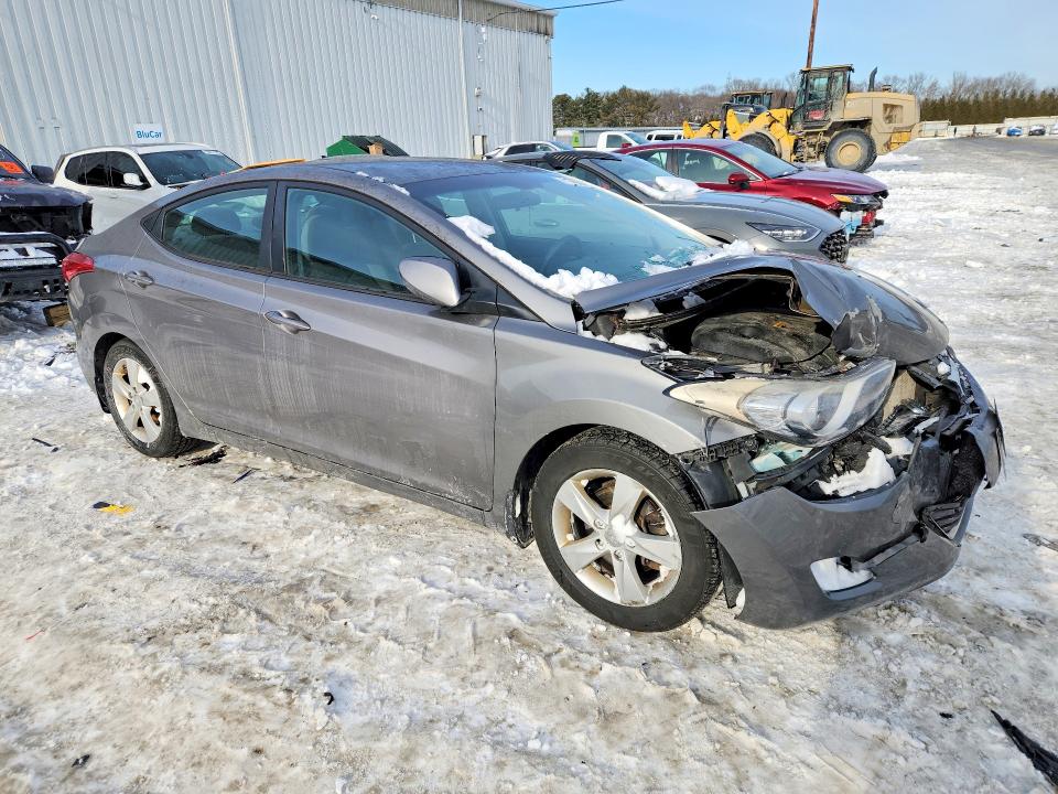 Photo 4 from auction – 2013 HYUNDAI ELANTRA with VIN 5NPDH4AEXDH285262