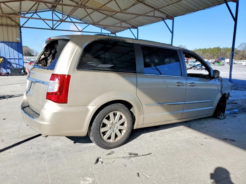 Photo 3 from auction – 2015 CHRYSLER TOWN & COU with VIN 2C4RC1BG6FR574082