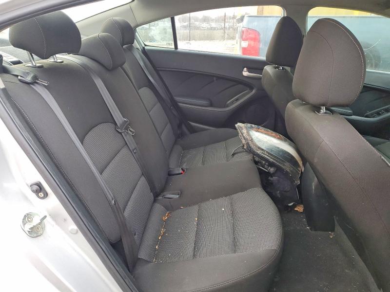 Photo 10 from auction – 2018 KIA FORTE LX with VIN 3KPFK4A71JE203270