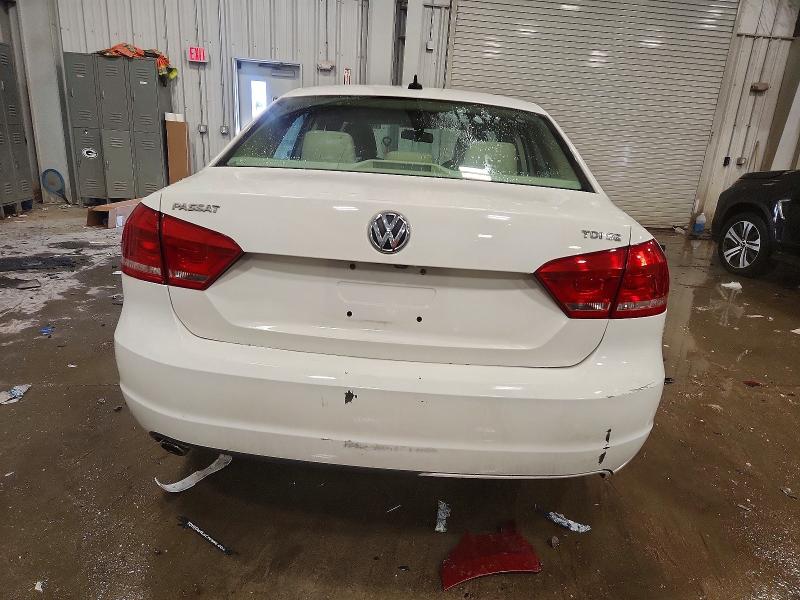Photo 6 from auction – 2014 VOLKSWAGEN PASSAT SE with VIN 1VWBN7A32EC024847
