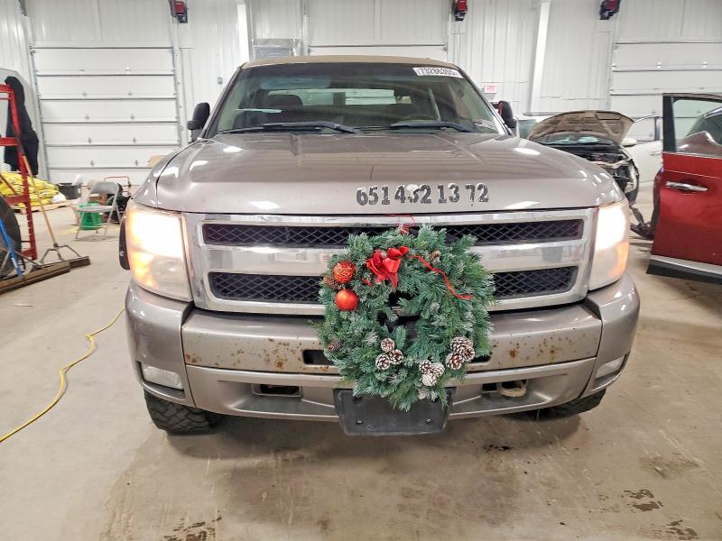 Photo 5 from auction – 2011 CHEVROLET SILVERADO with VIN 1GCRKPEA3BZ372670